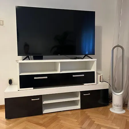Leo Apartment *